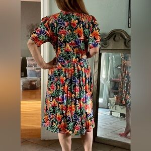 ViNTAGE 80s LiZ ROBERTS BOLD FLORAL PLEAT SECRETARY MiDi DAY‎ S/S SHiRT DRESS L